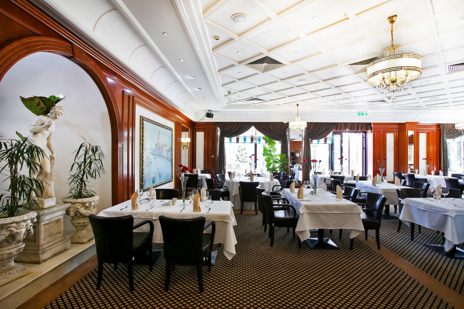 Hotel Izvor - restoran.png