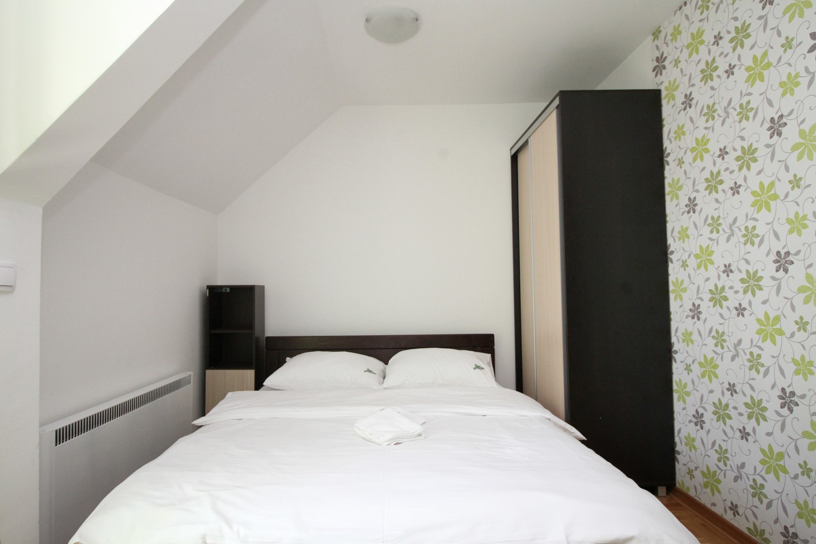 Zlatiborski Konaci - standard studio apartman - francuski ležaj.png