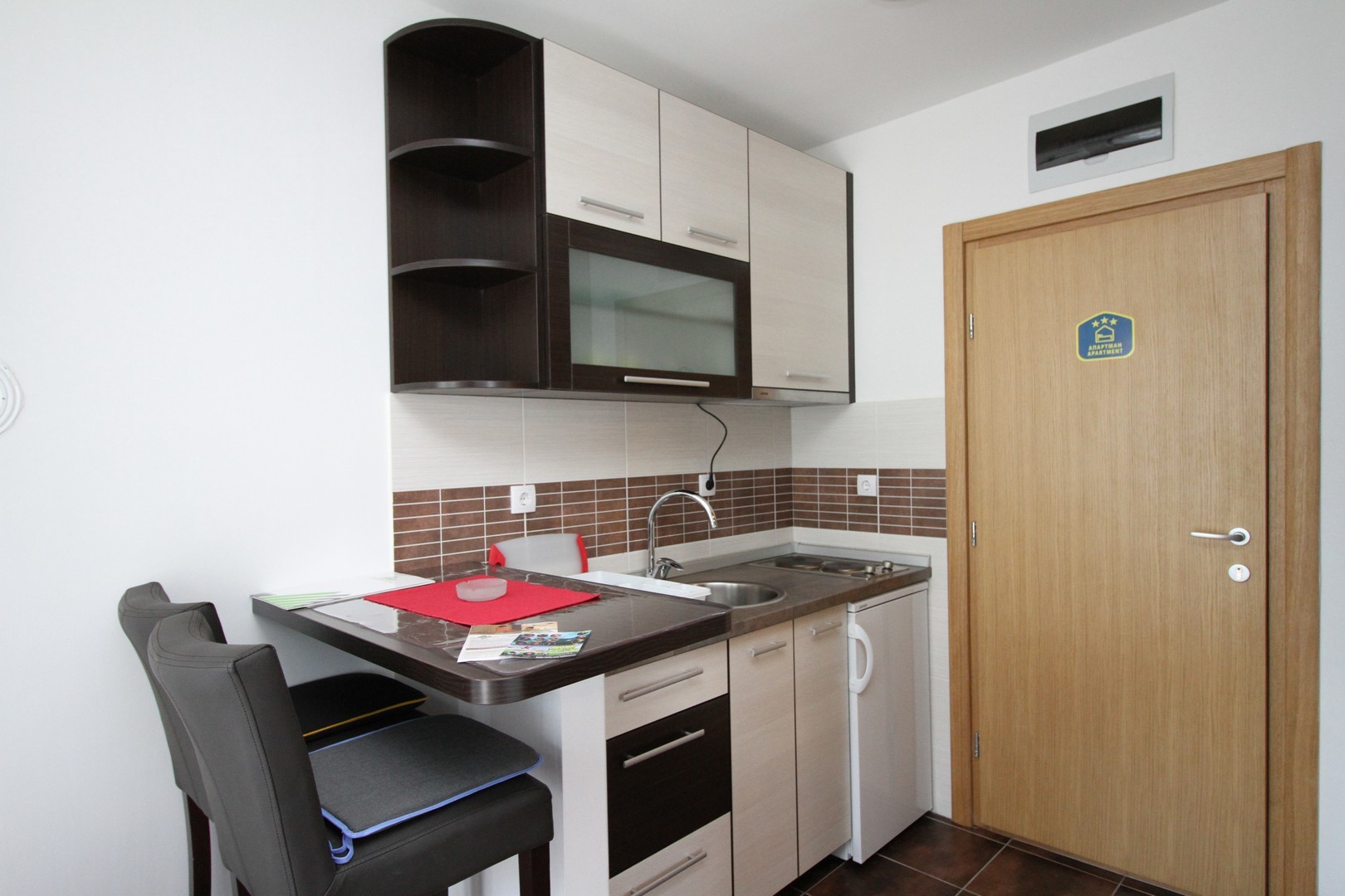 Zlatiborski Konaci - standard studio apartman - čajna kuhinja.png