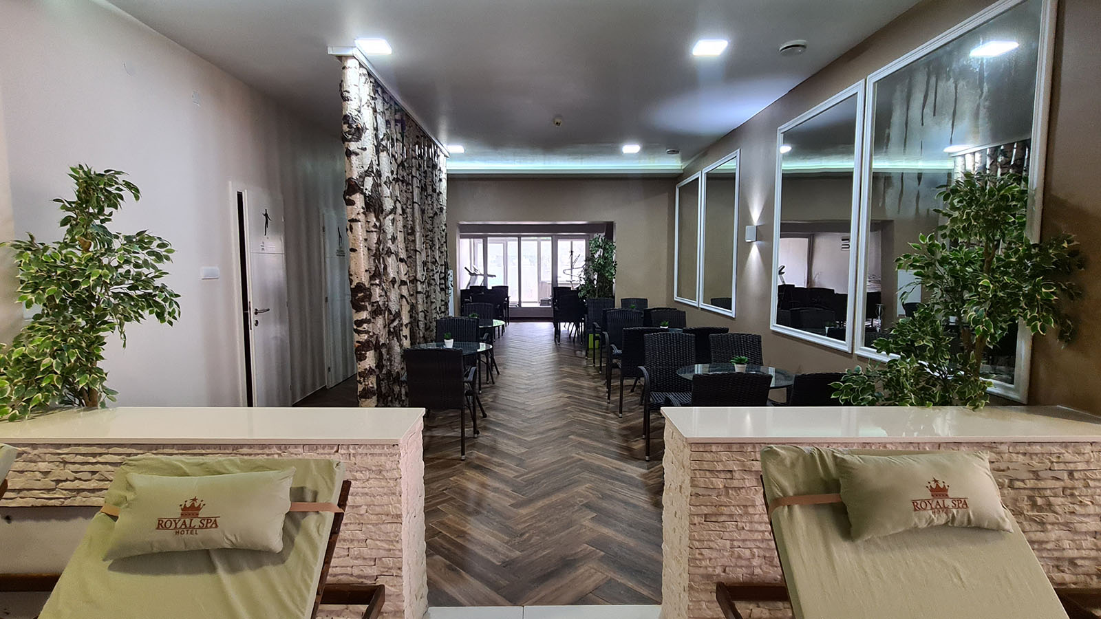 Royal Spa - wellness cafe.jpg