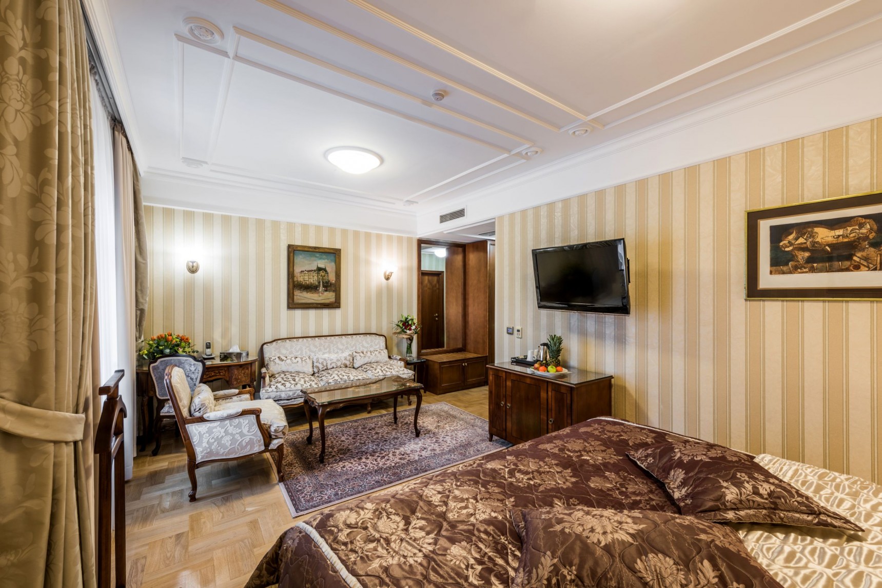Hotel Moskva-Junior suite.png