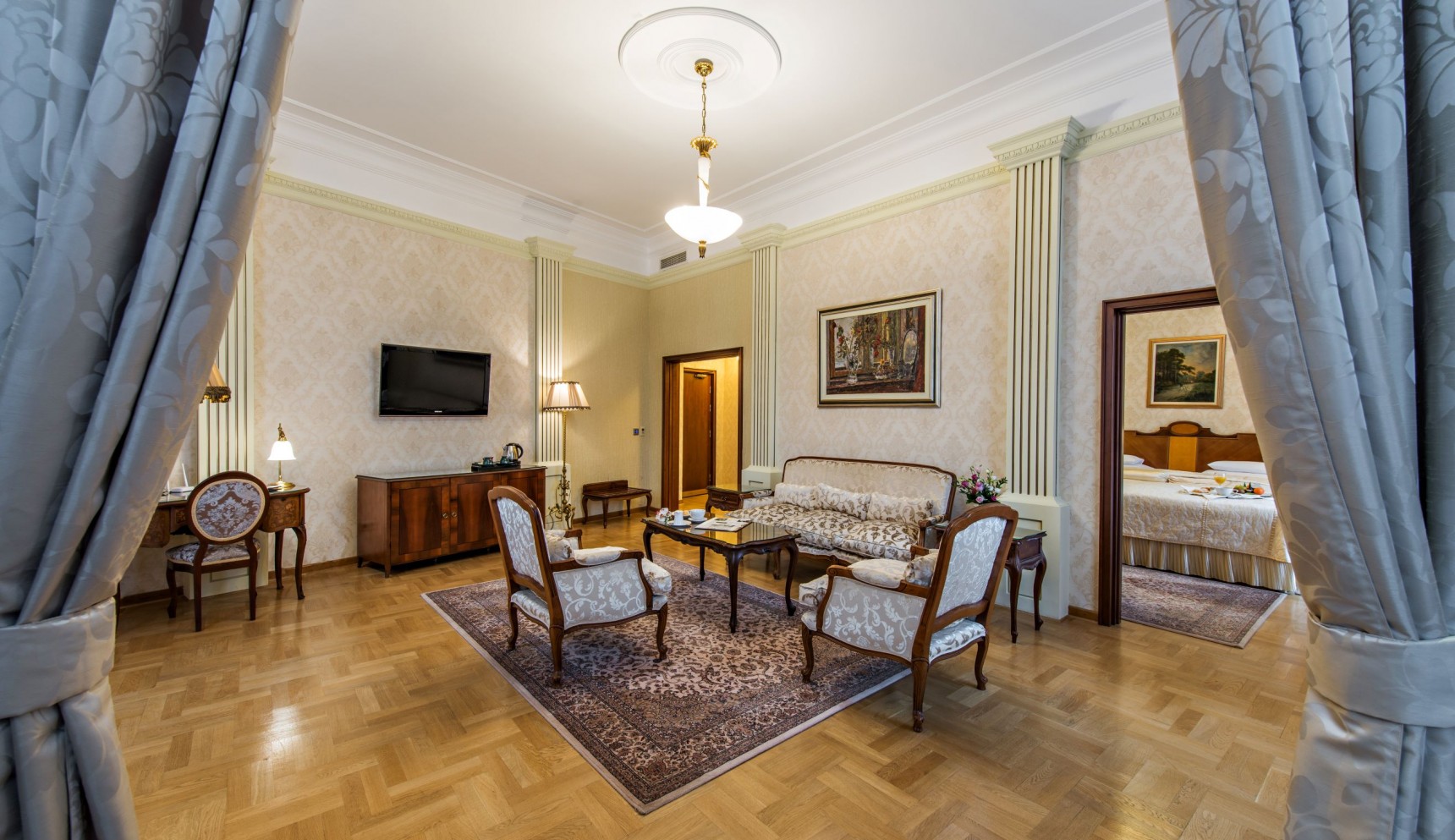Moskva Hotel-Premium suite.png