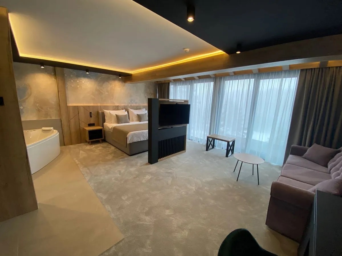 Hotel Royal Mountain-Deluxe apartman.jpg