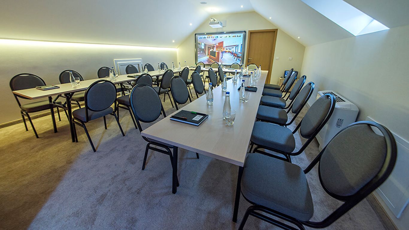 Mons Hotel-Sala za konferencije.jpg