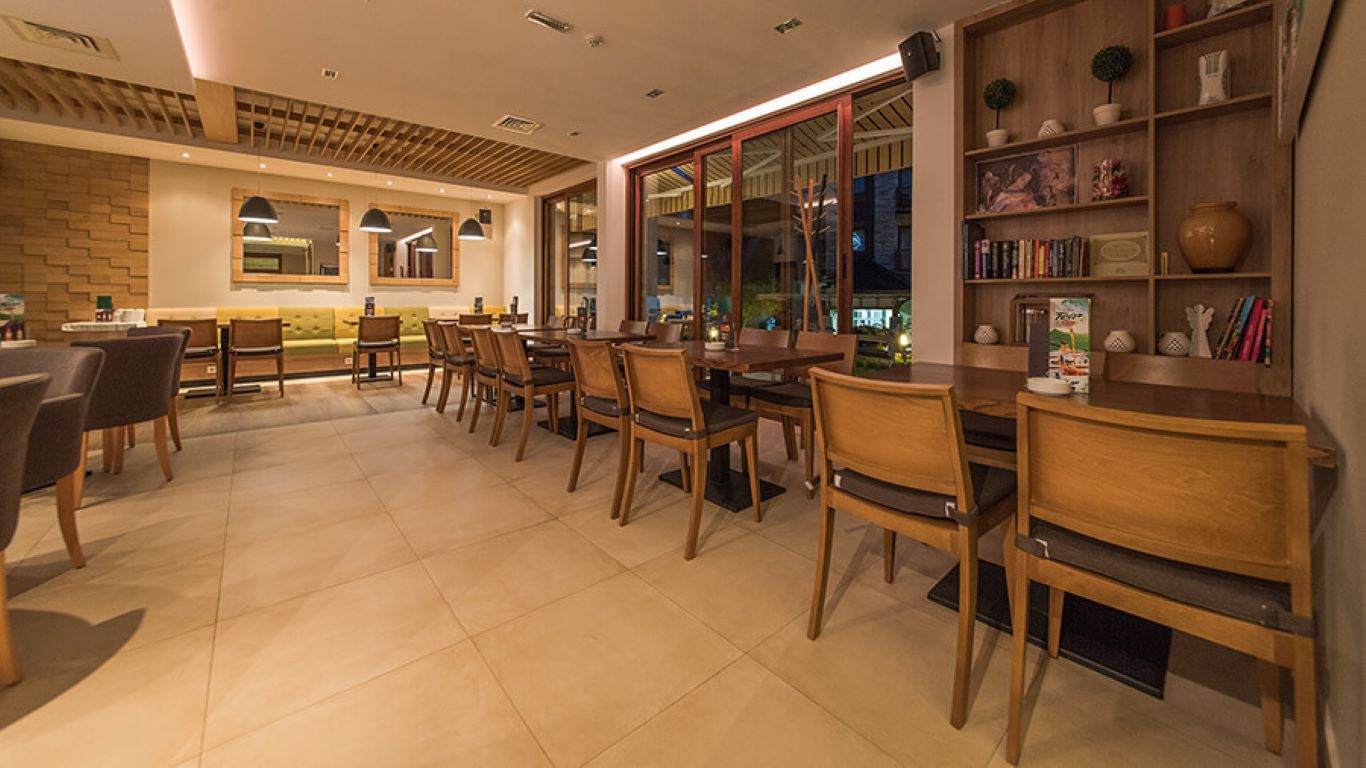 Mons Hotel Zlatibor-Restoran.jpg