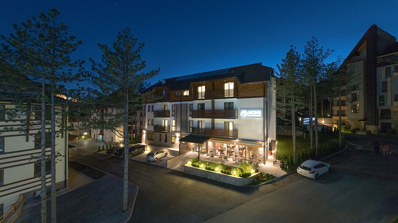 Mons Zlatibor-Prilaz hotelu.jpg