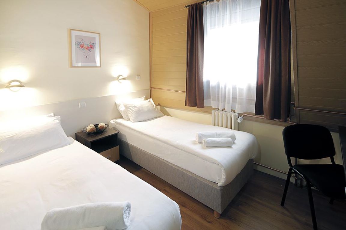 Hotel Junior-Ekonomik soba.jpg