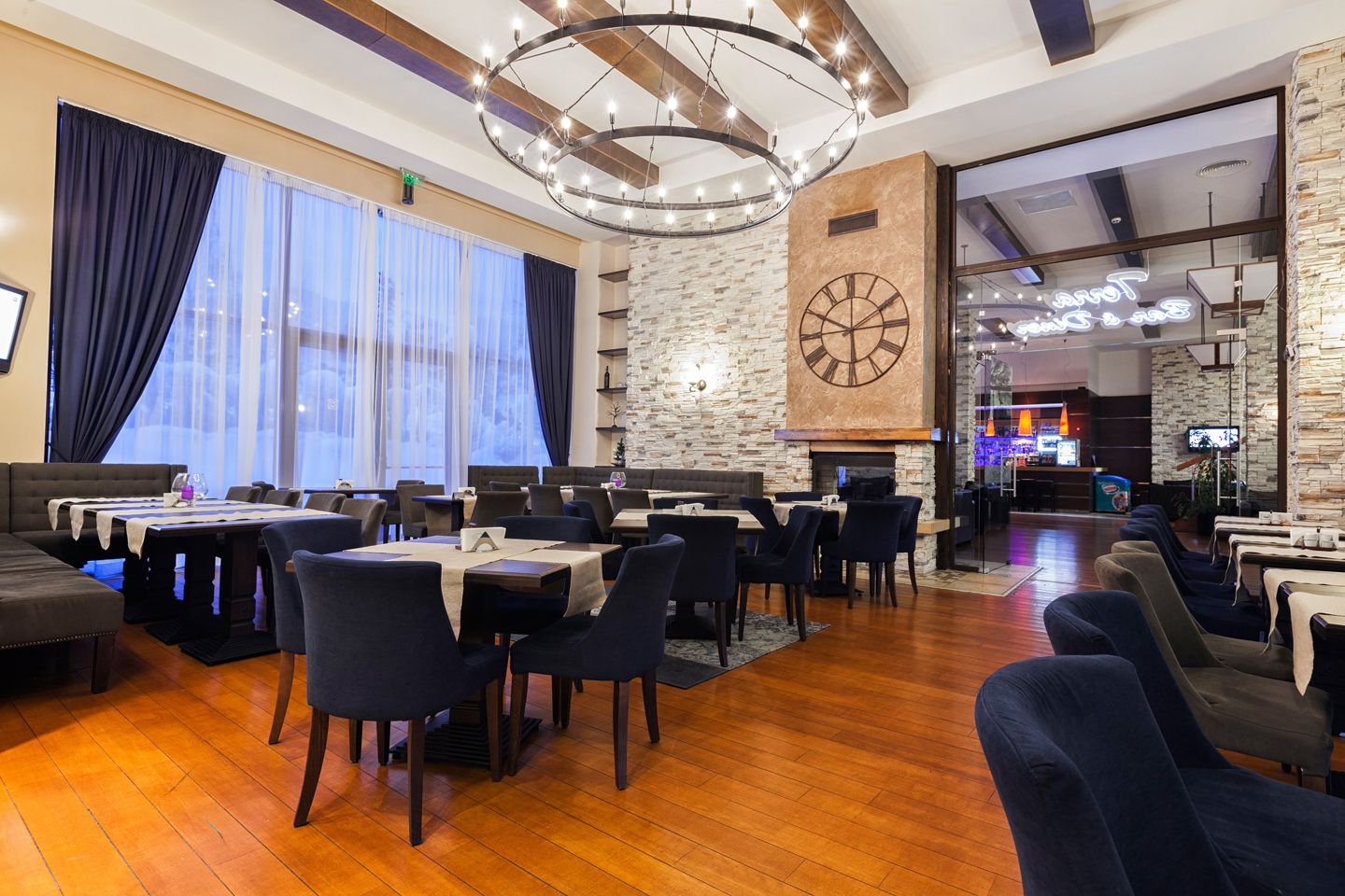 Hotel Terra Complex-Restoran.gif