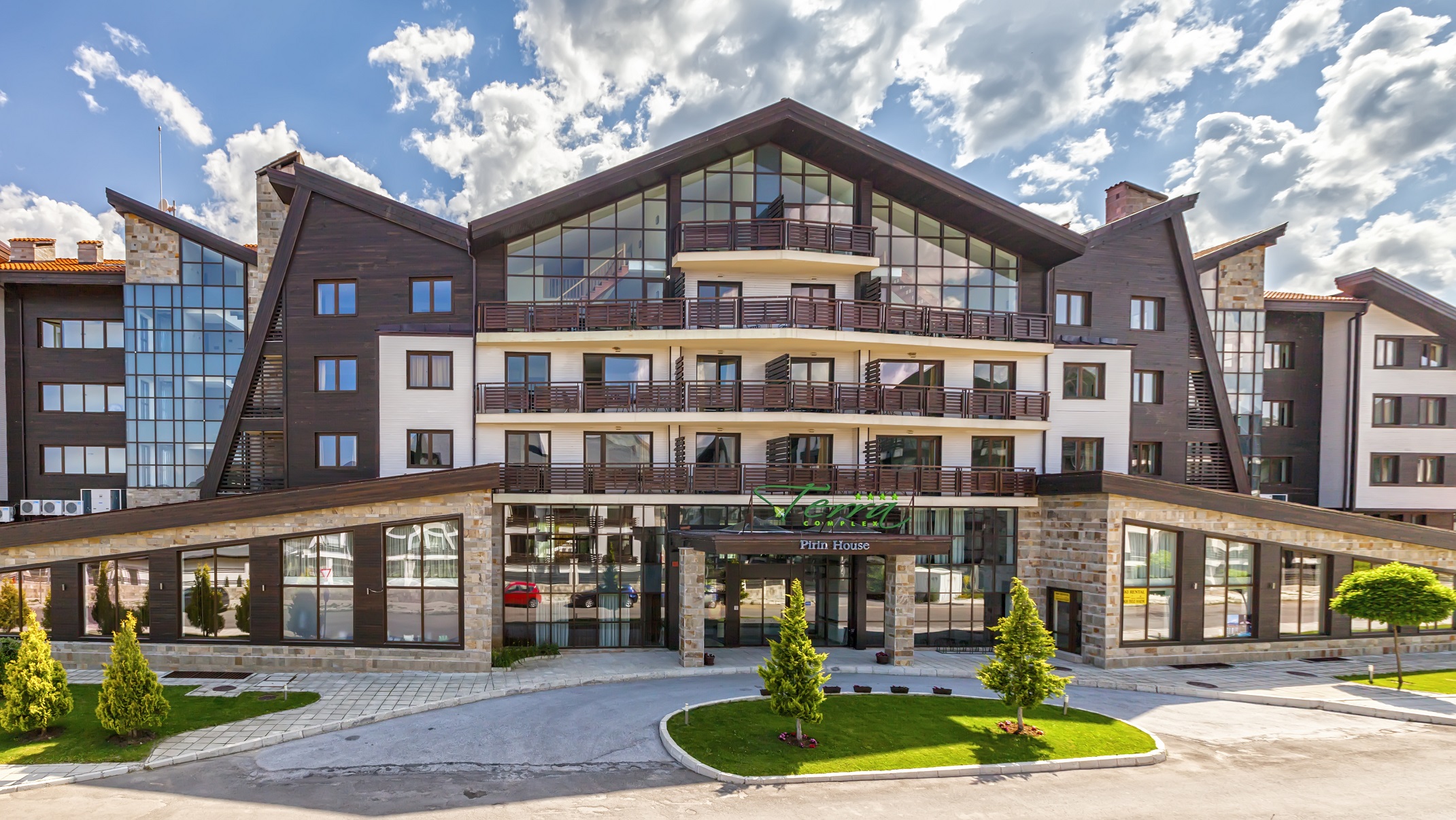 Terra Complex Hotel-Prilaz hotelu.jpg