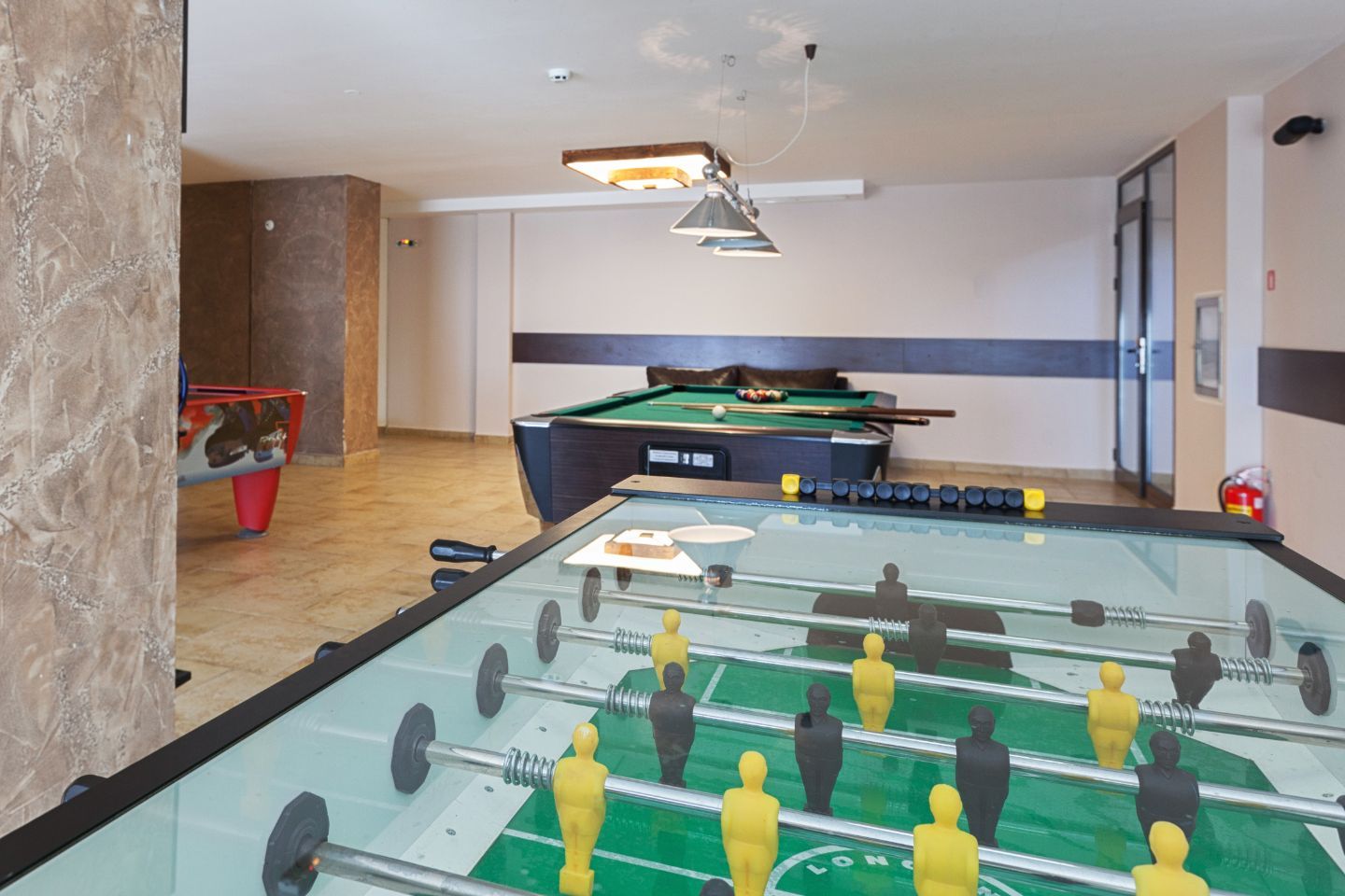 Terra Complex Hotel-Stoni fudbal.gif