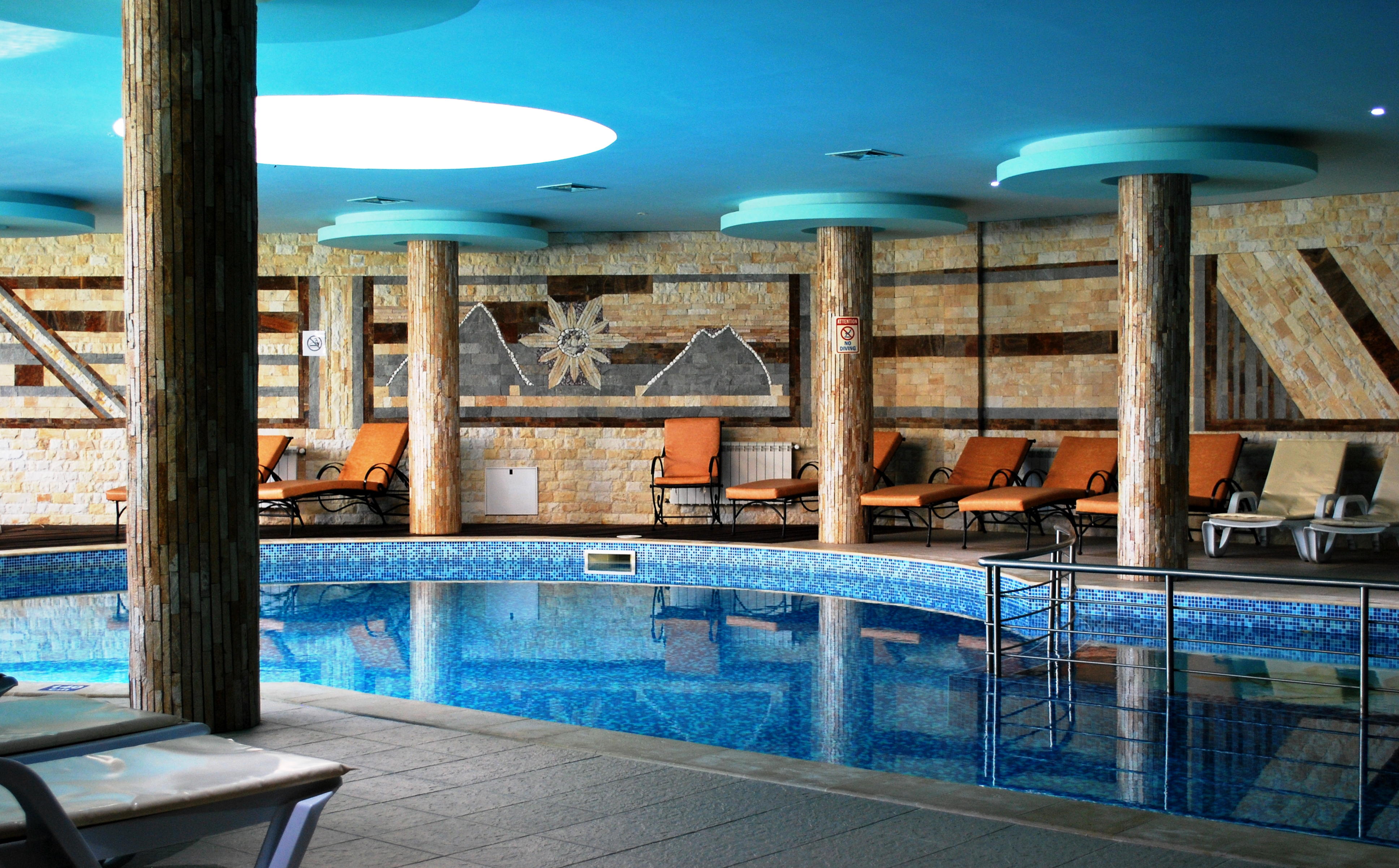 Hotel Zara-Unutrasnji bazen.jpeg
