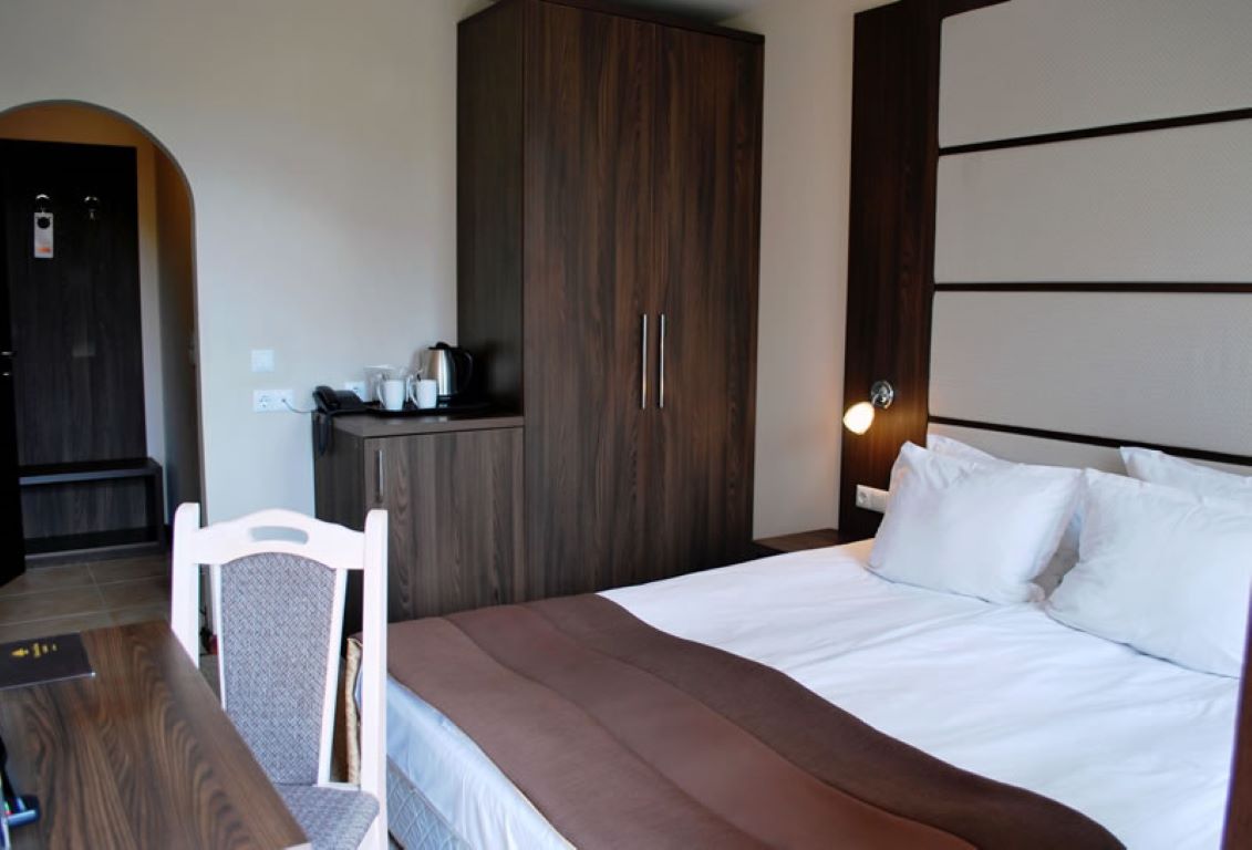 Zara Hotel-Standardna soba.jpg