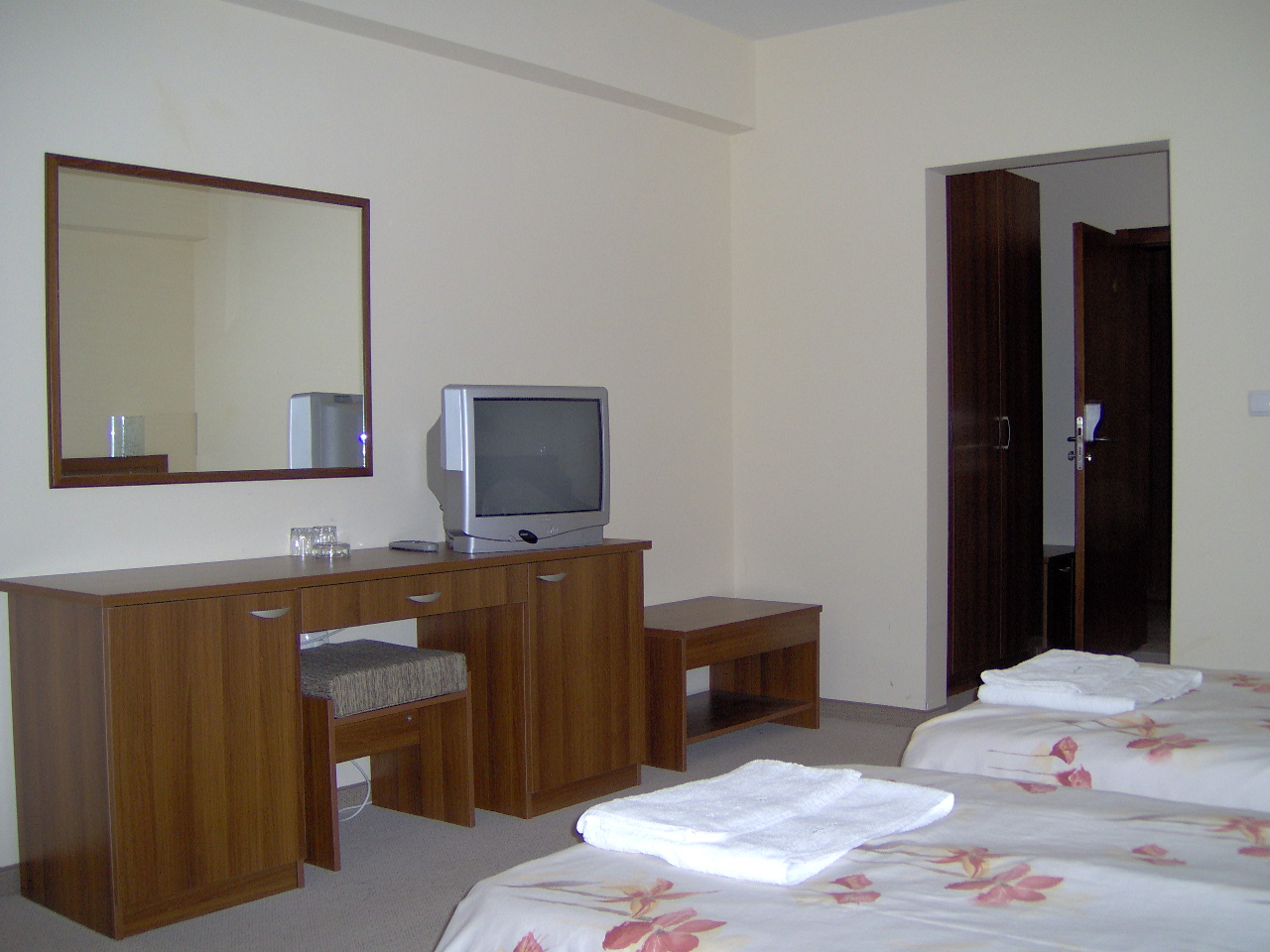 Kralev Dvor Hotel-Standardna soba.JPG