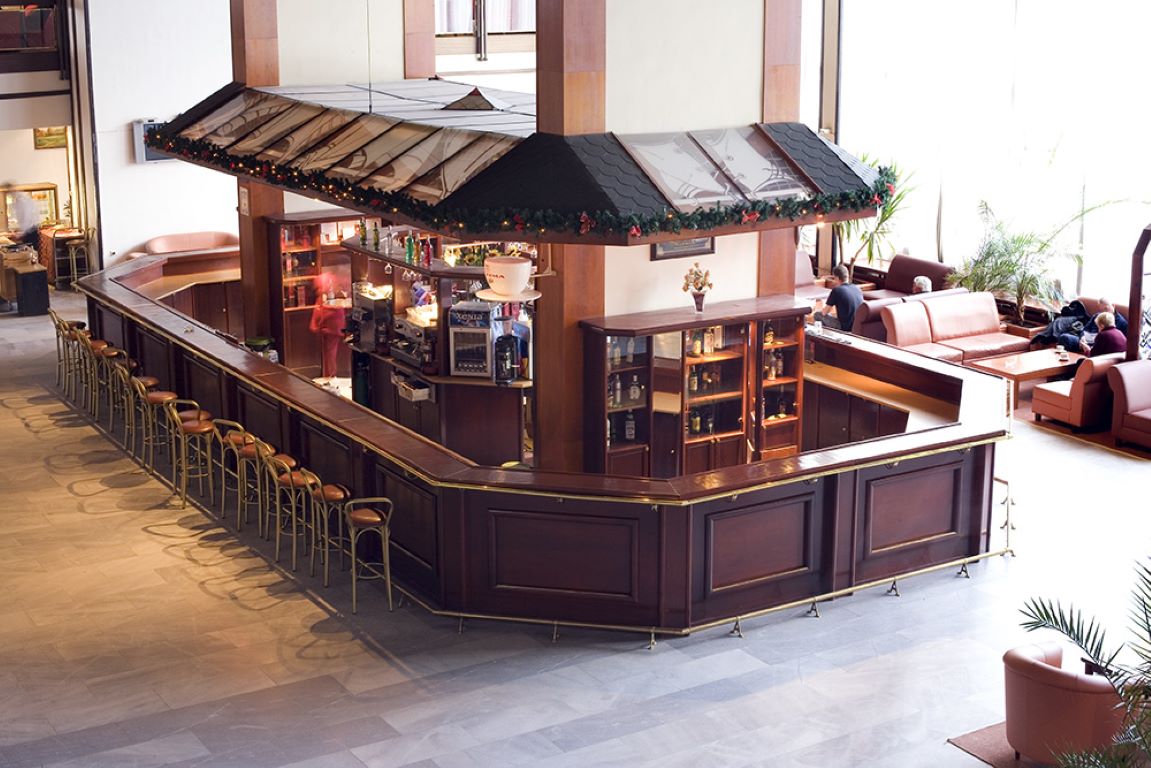 Hotel Samokov-Lobby bar.jpg