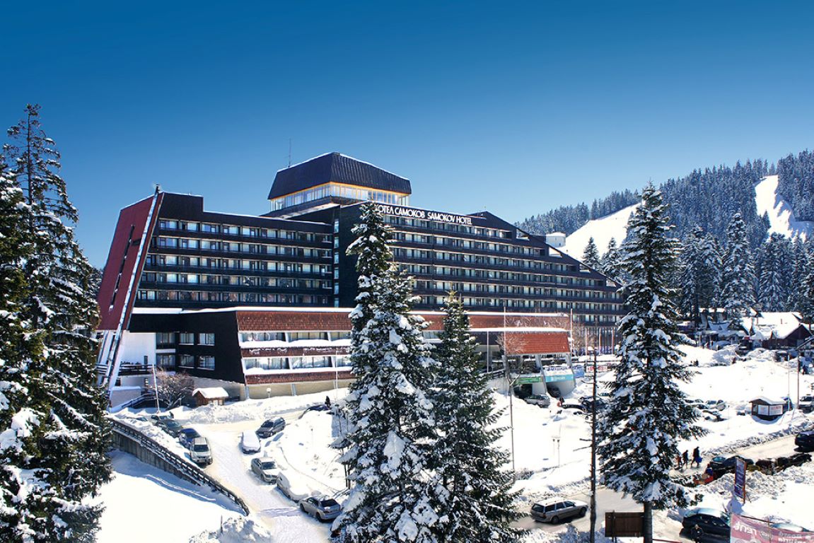 Samokov Hotel-Hotel zimi.jpg