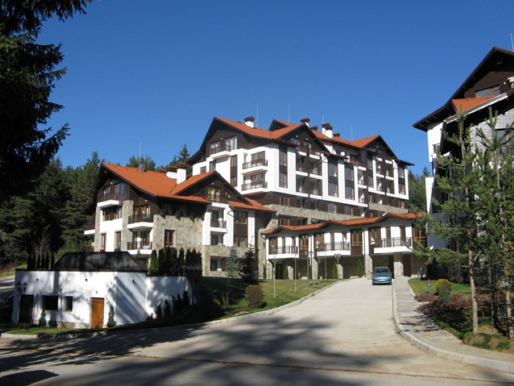 Semiramida Gardens Hotel-Prilaz hotelu.jpg