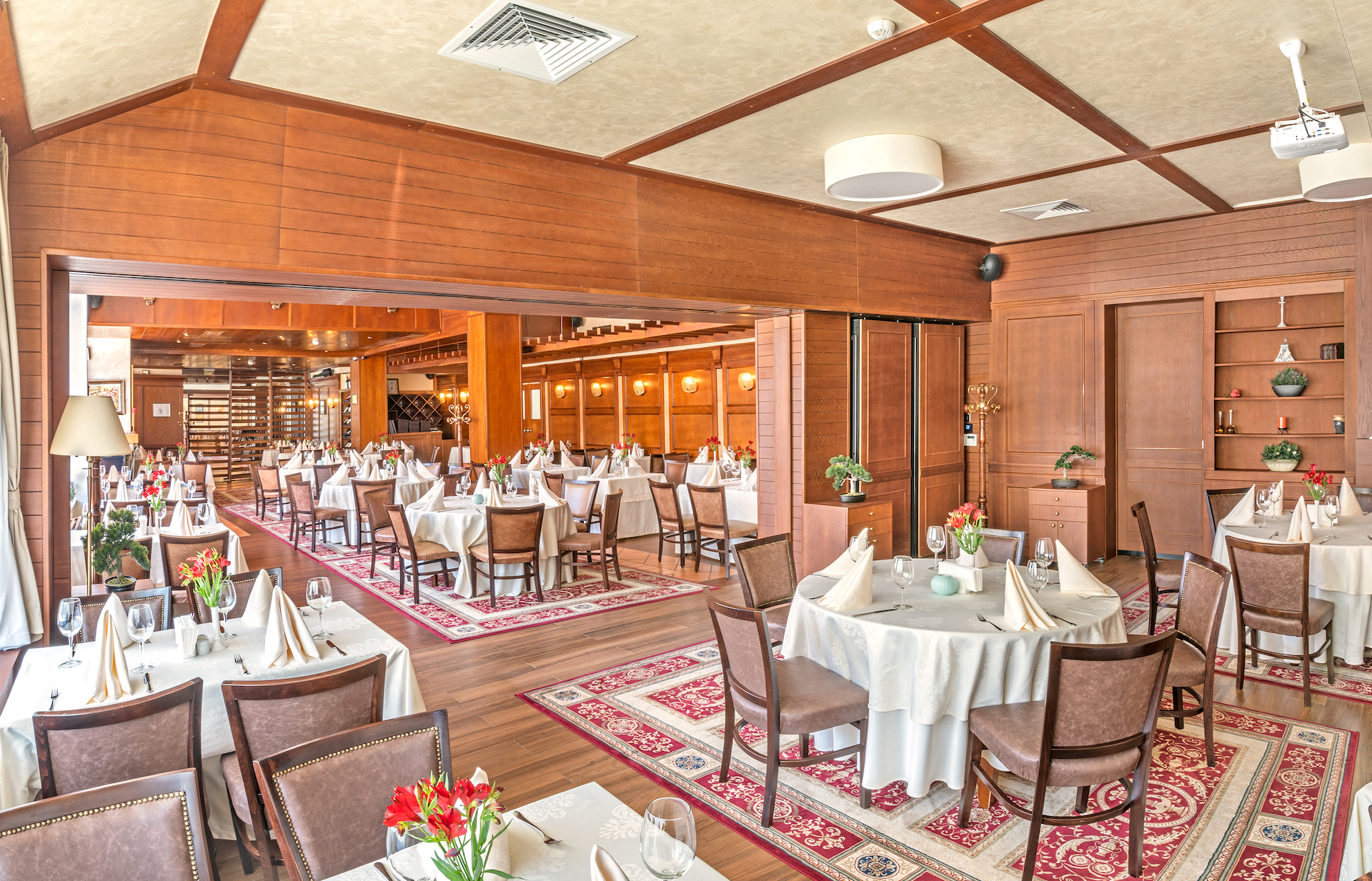 Hotel Yastrebets Spa-Restoran.jpg
