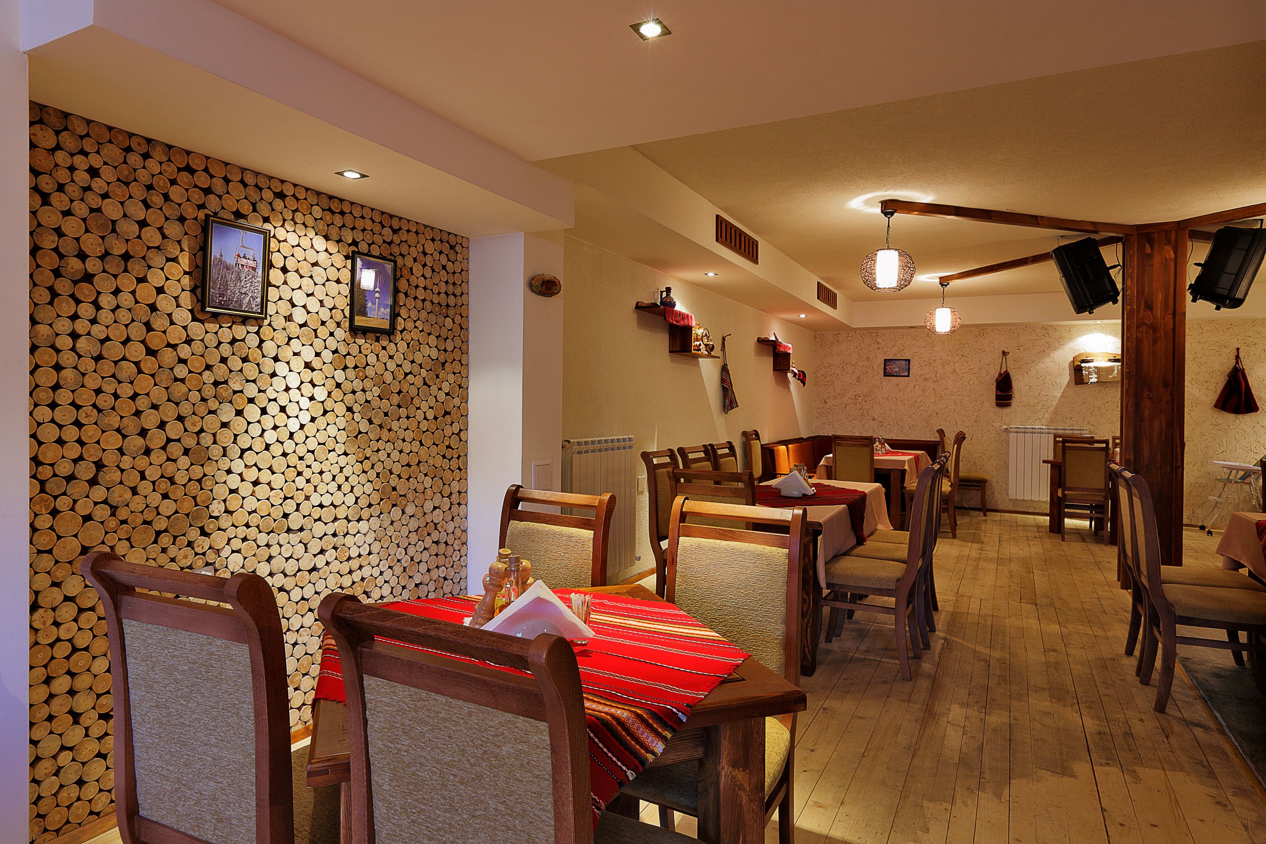 Forest Nook Hotel-Taverna.jpg