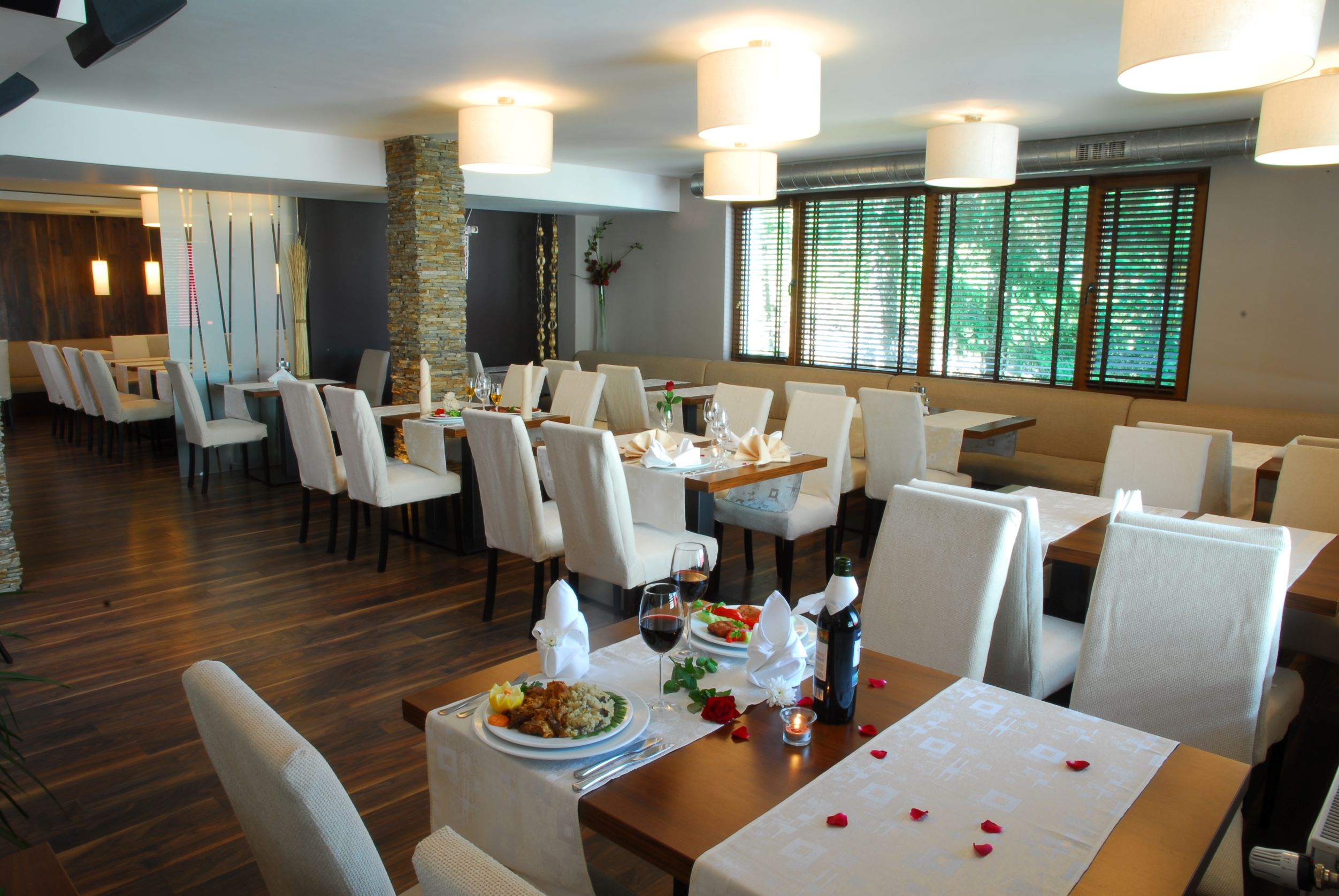 Hotel Forest Nook-Restoran.JPG