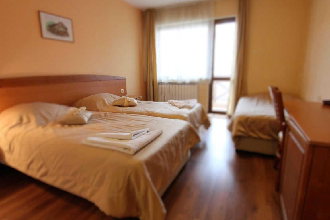 Pirina Club Hotel-Triple room.jpg