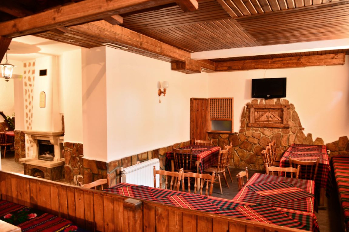 Hotel Olymp-Taverna.jpg