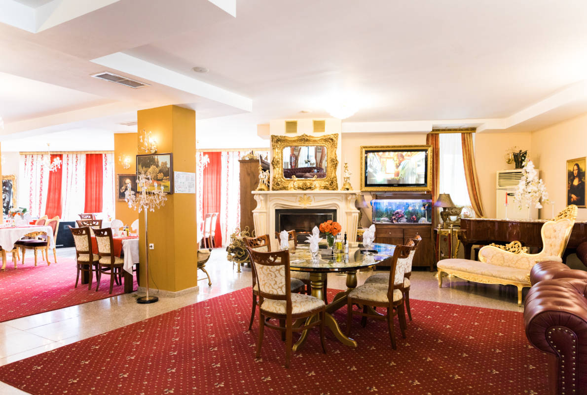Hotel Elegant Lux-Lobby.jpg
