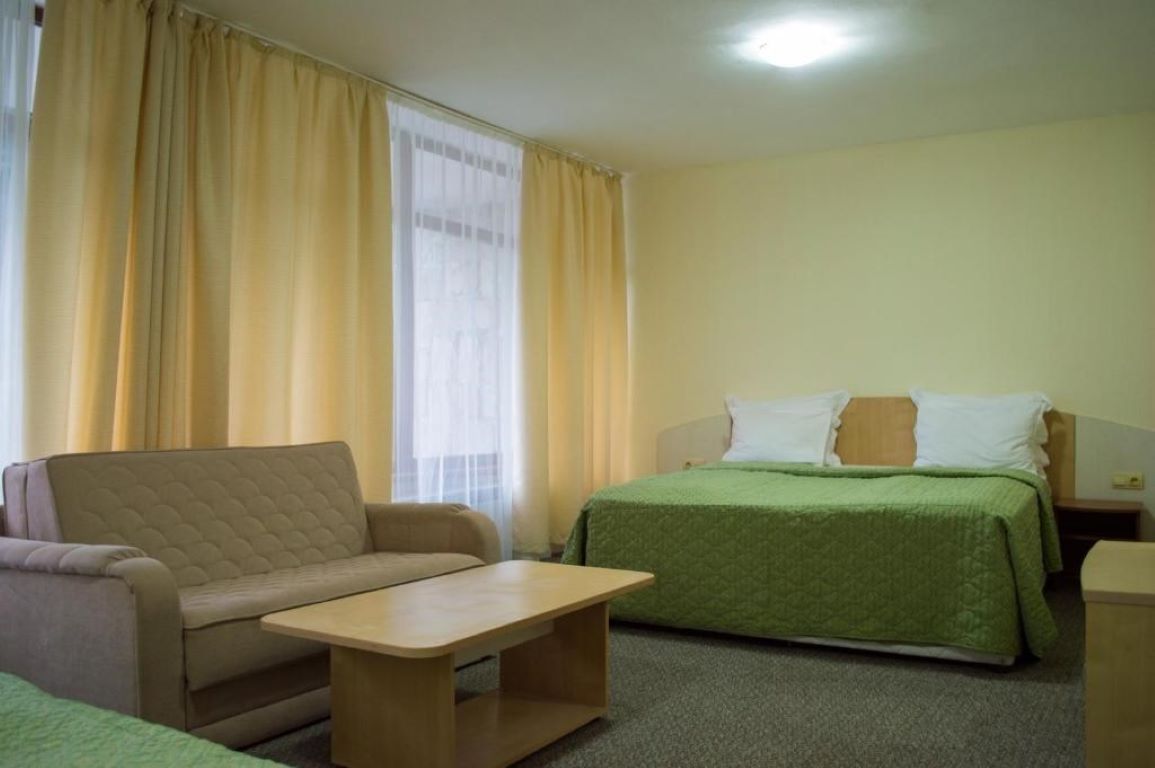 Edelweiss Borovets-Junior suite.jpg