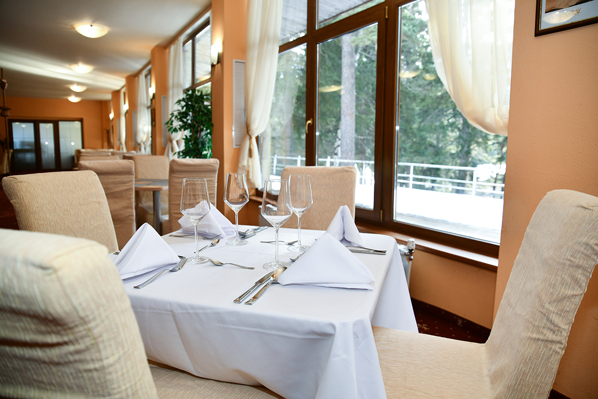 Edelweiss Hotel Borovets-Restoran.jpg