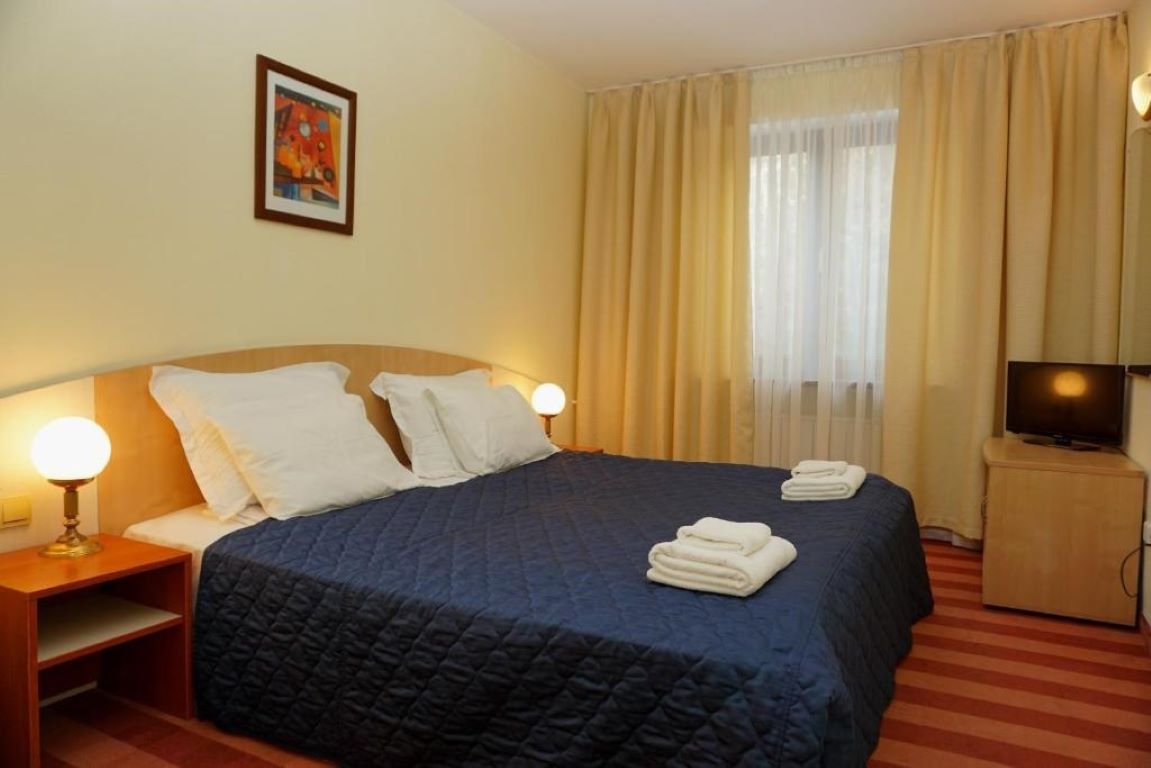 Edelweiss Hotel-Porodicna soba.jpg