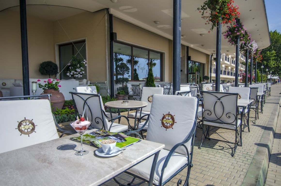 Admiral Hotel-Becka poslasticarnica.jpg