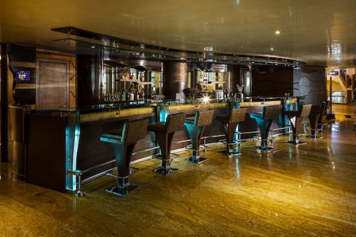 Admiral Hotel-Lobby bar.jpg