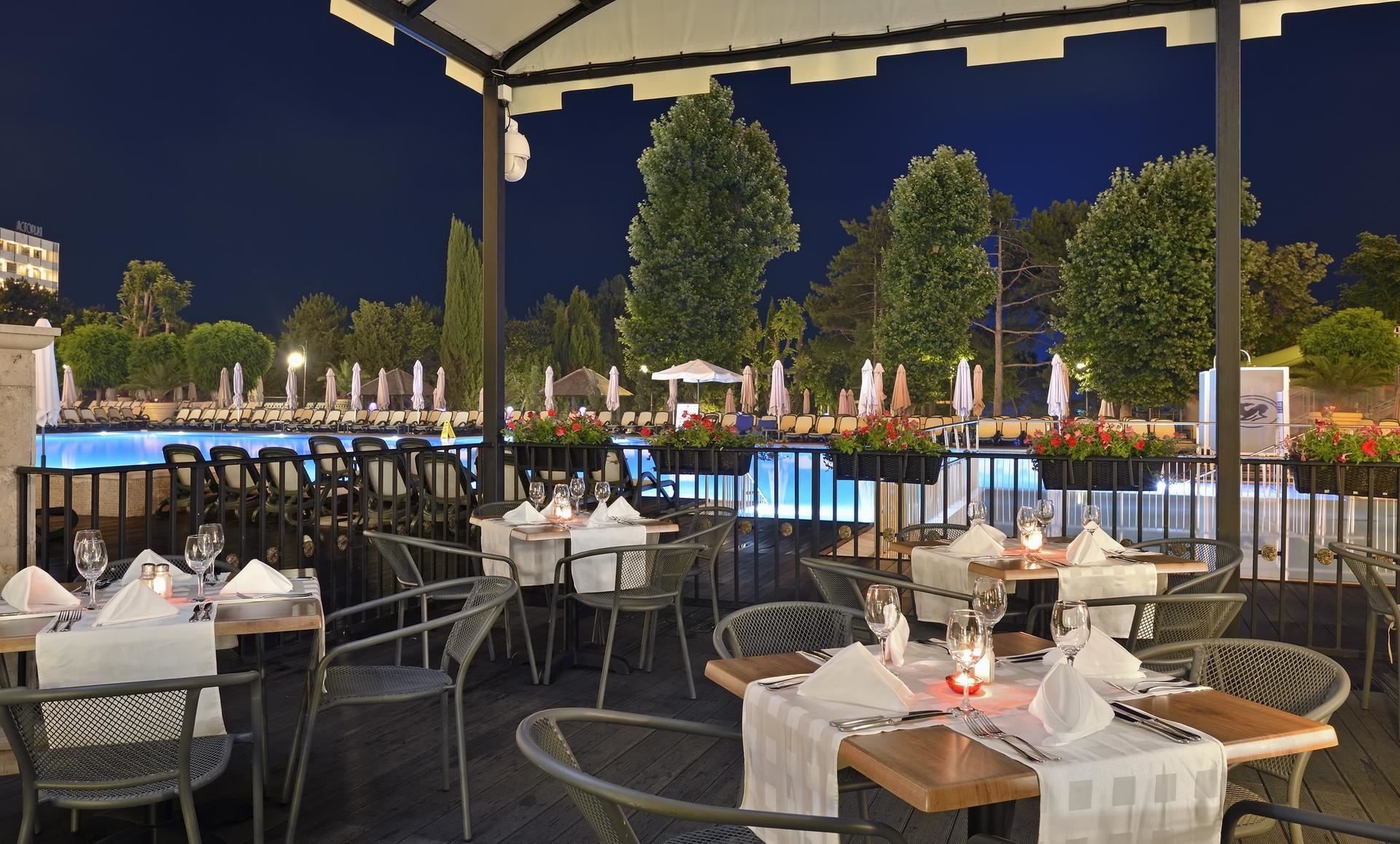 Hotel Melia Grand Hermitage-Restoran.jpg
