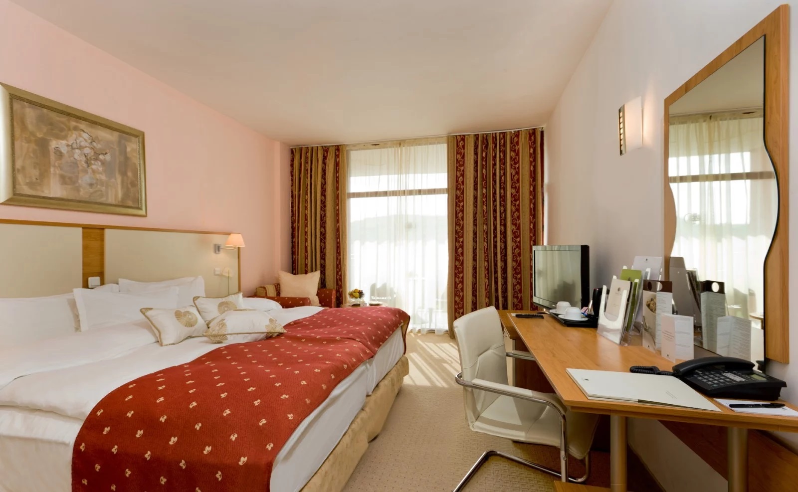 Hotel Apollo Golden Sands-Standardna soba pogled park ili more.jpg