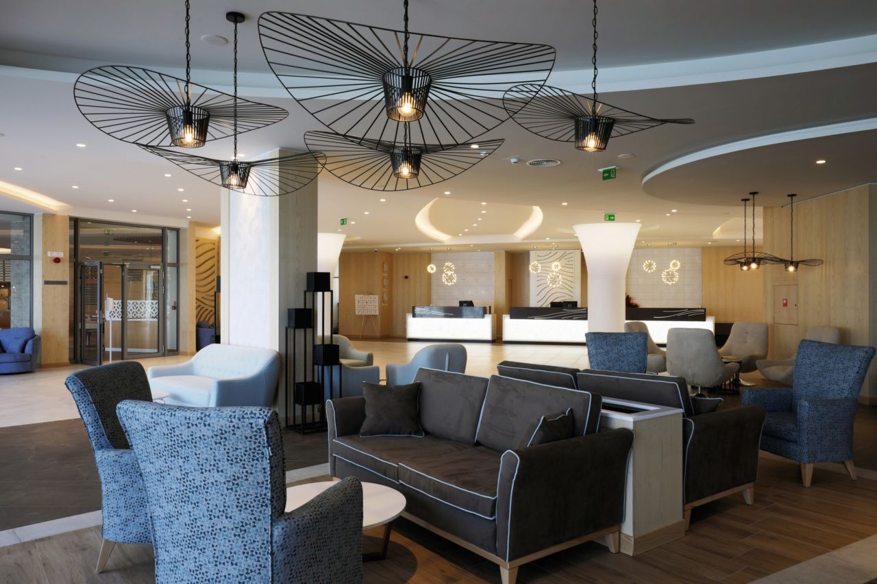 Astoria Hotel-Lobby.jpg