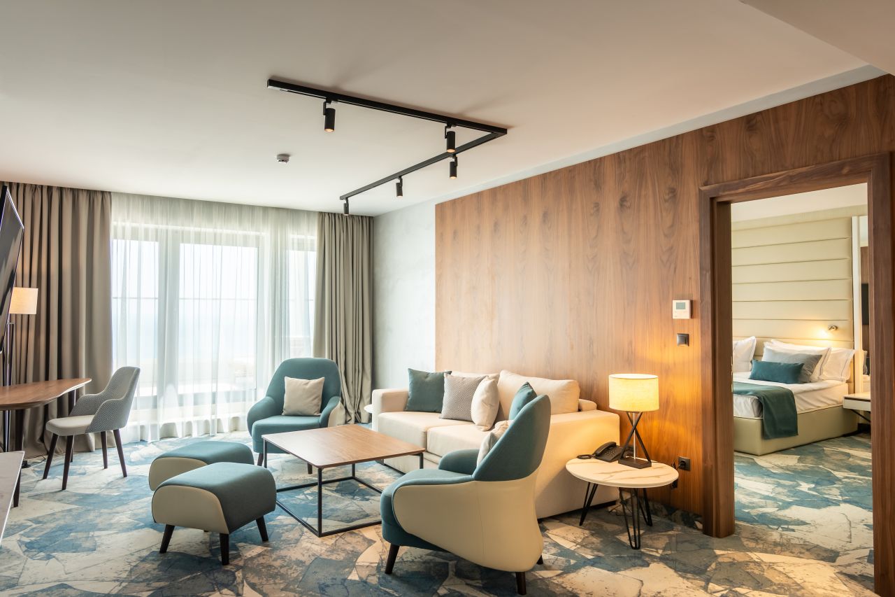Hotel Astoria-Suite polged more.jpg