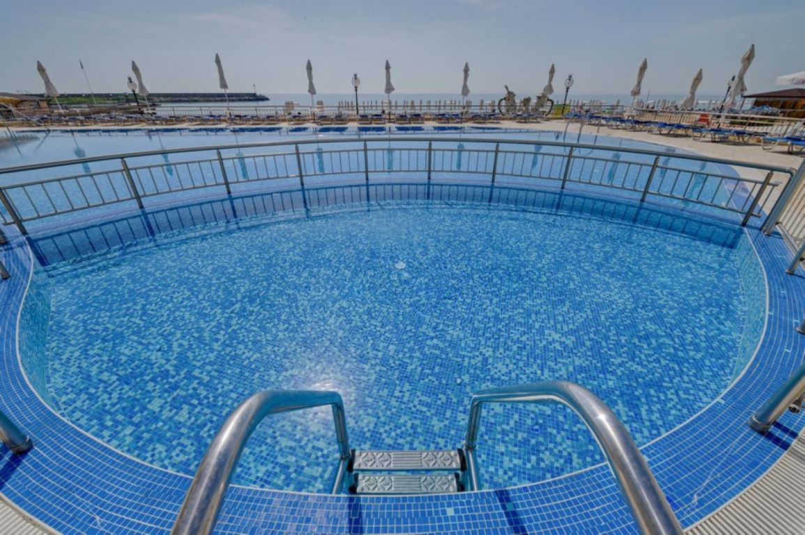 Berlin Golden Sands Hotel-Bazen deciji deo.jpg