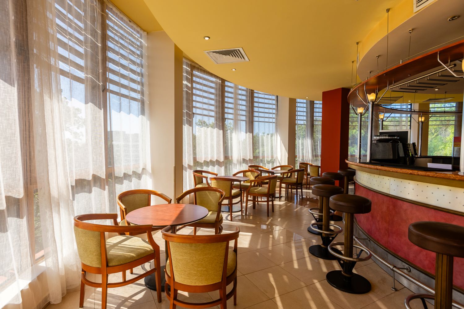 Berlin Green Park-Bar.jpg