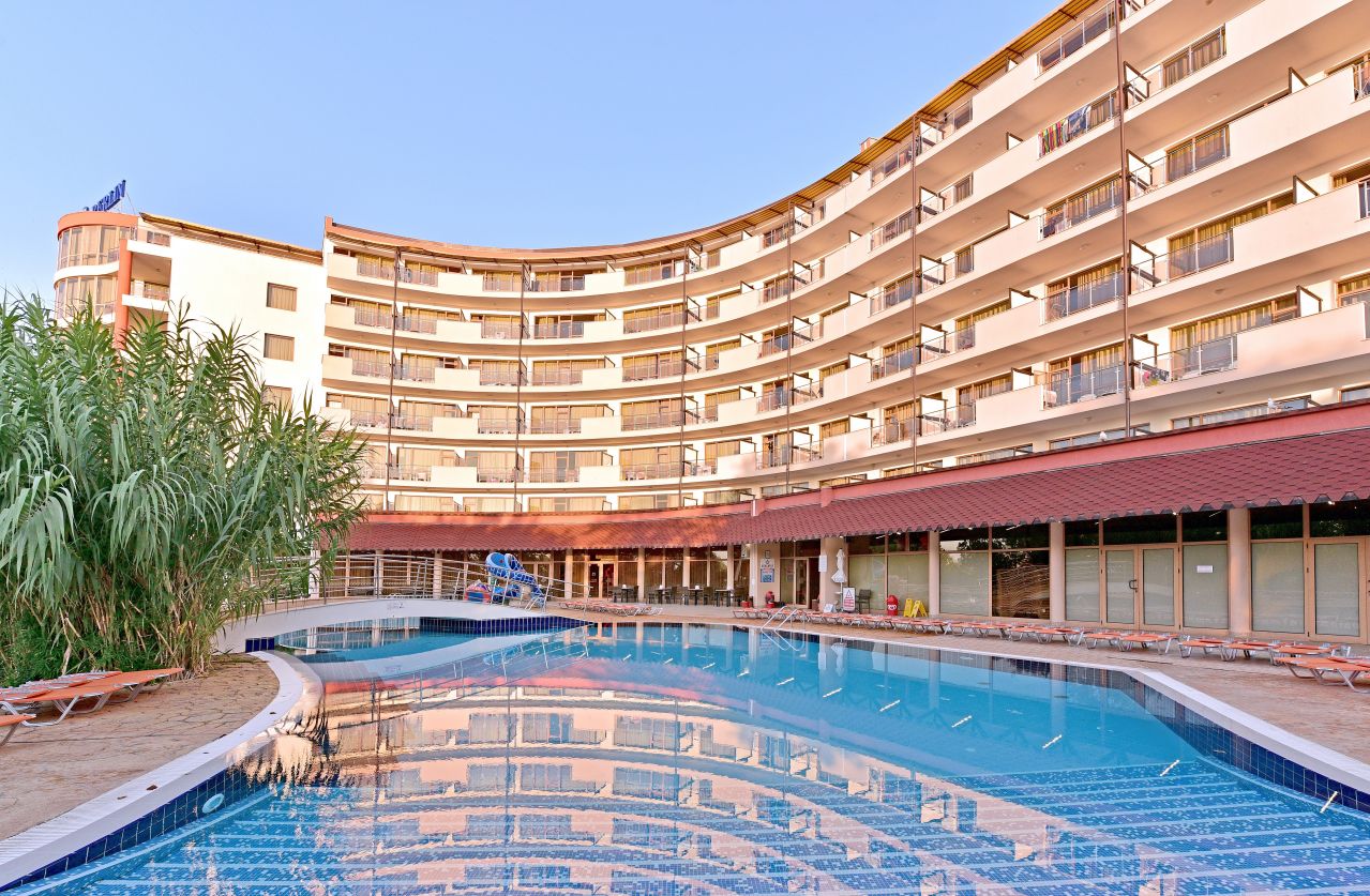 Berlin Green Park Hotel-Bazen.jpeg