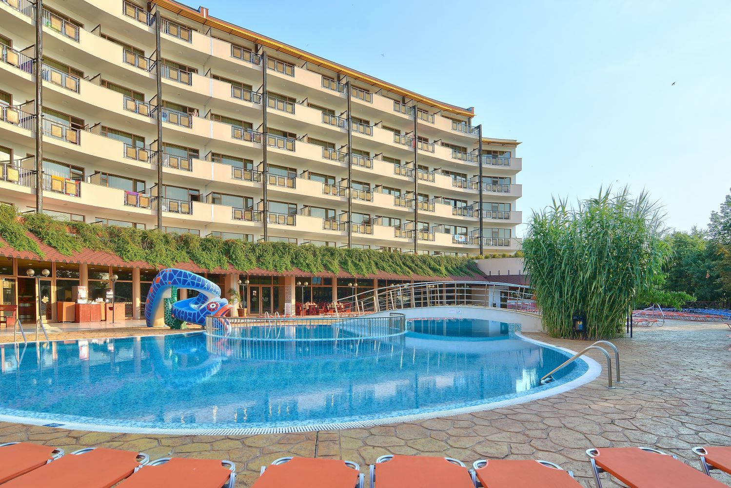 Hotel Berlin Green Park-Bazen.JPG