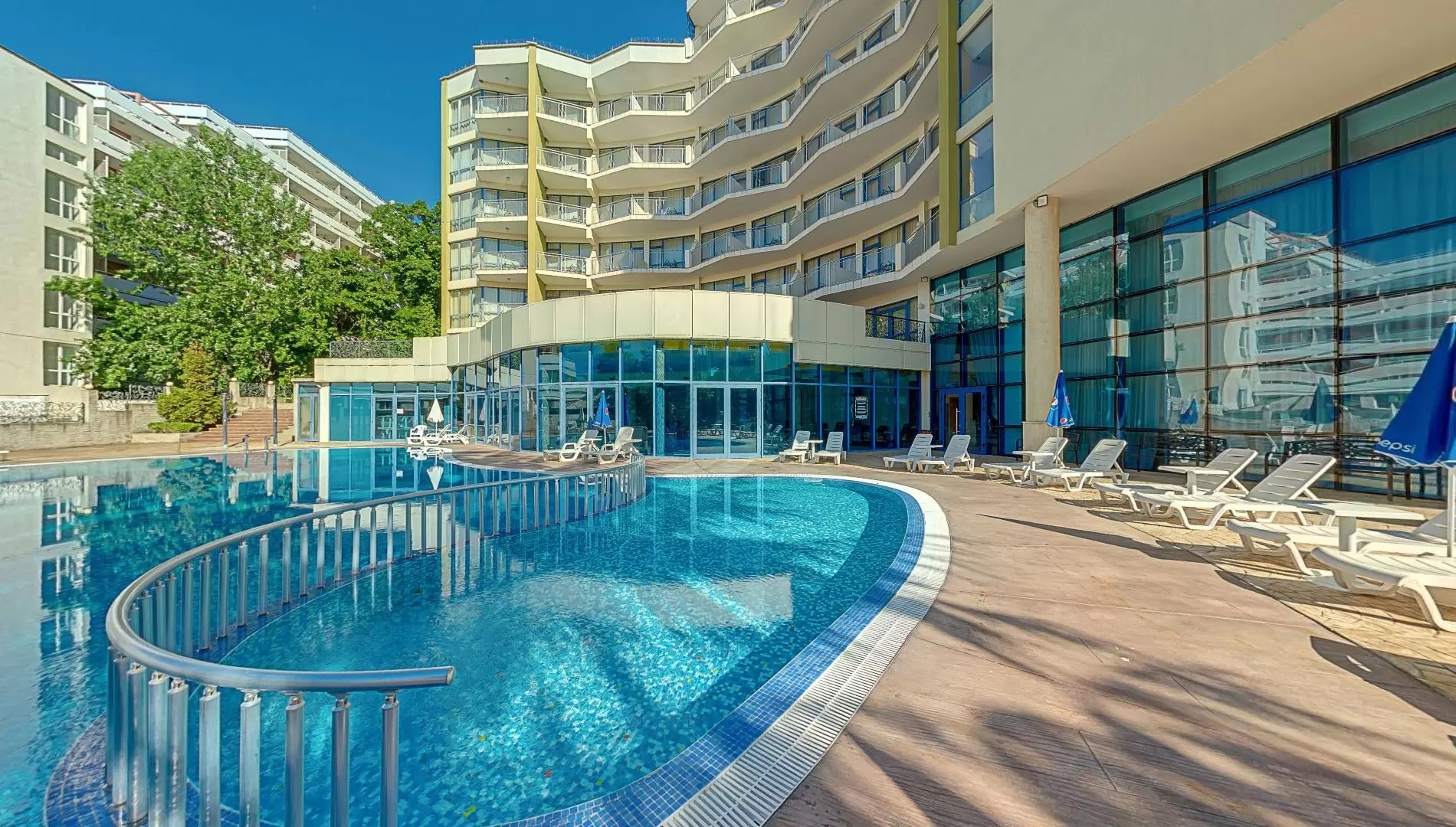 Hotel Elena-Bazen.jpg