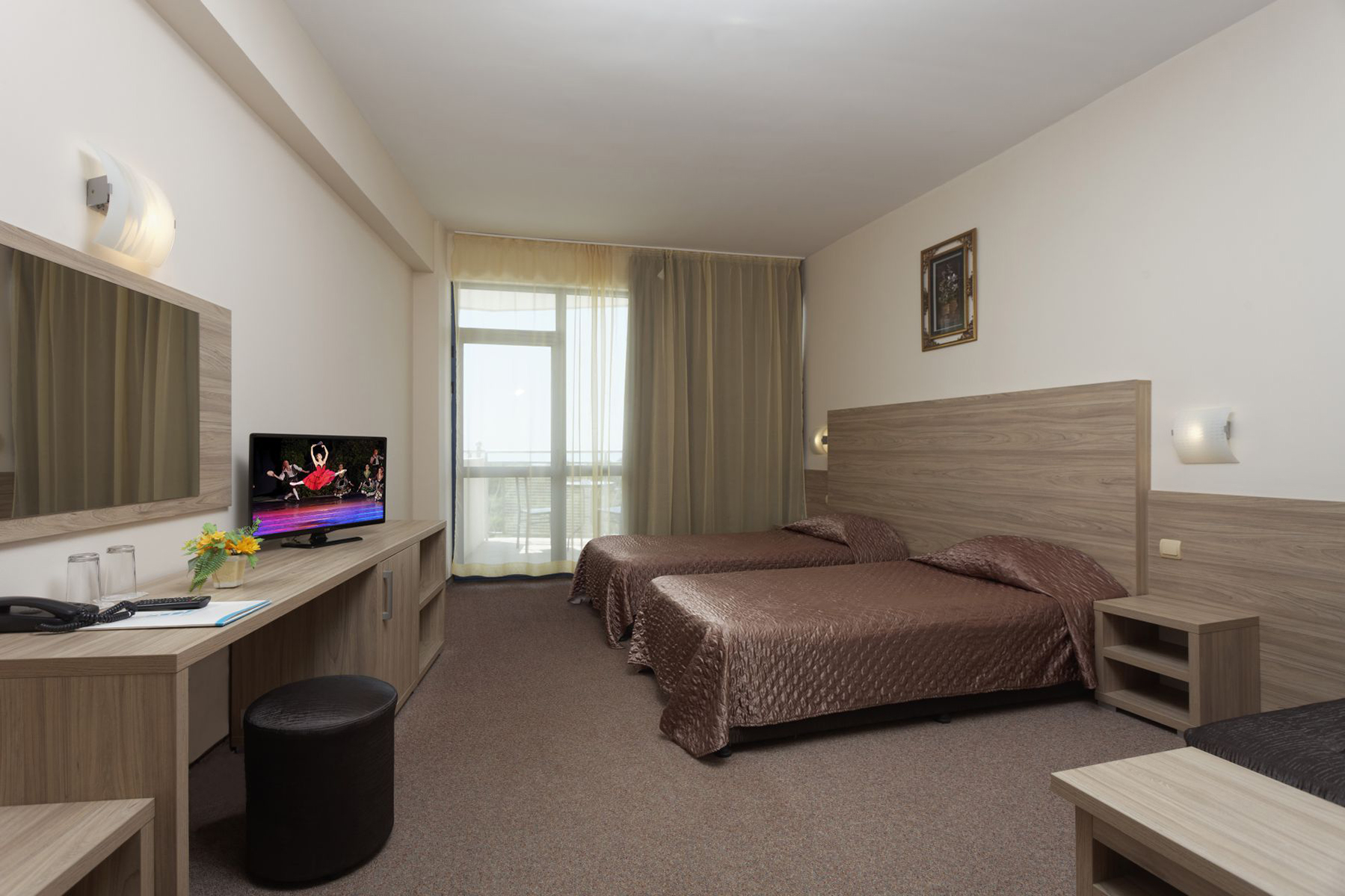 Hotel Elena-Standardna soba pogled more.jpg