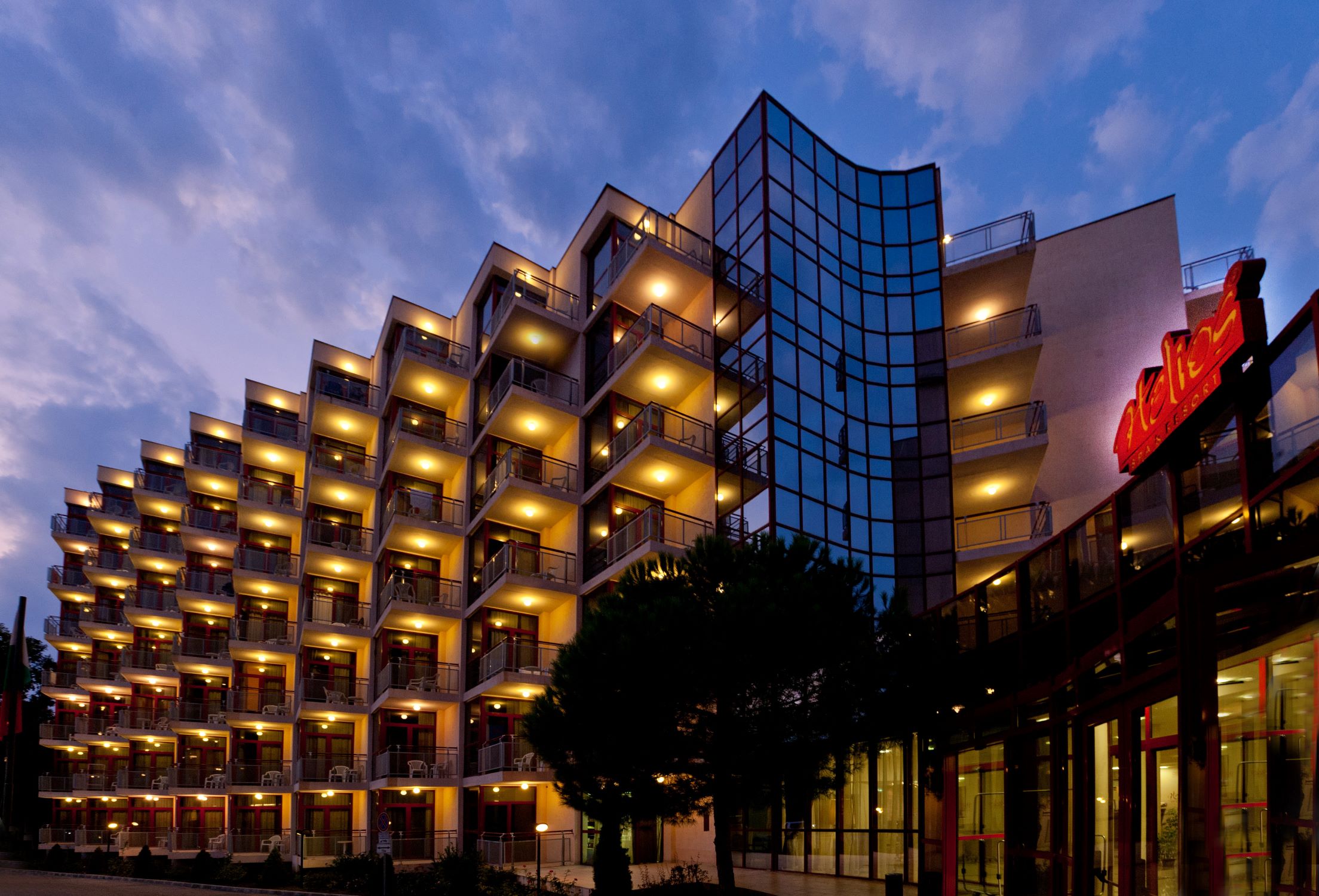 Helios Spa-Hotel nocu.jpg