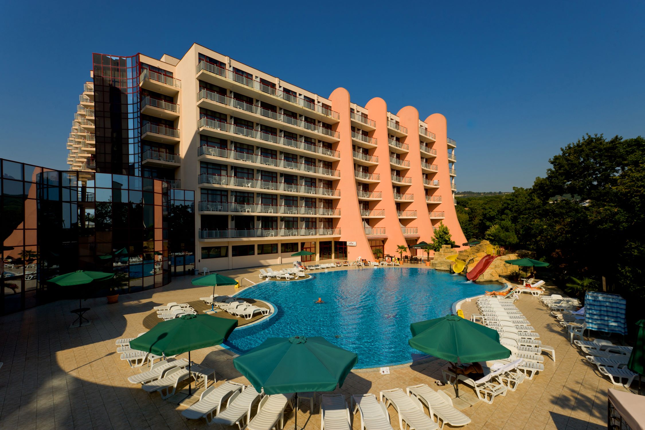 Hotel Helios Spa-Hotel spolja.jpg