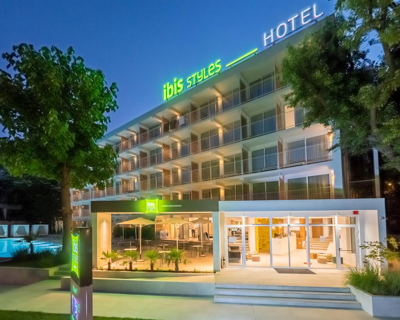 Ibis Styles Golden Sands Roomer Hotel-Hotel nocu.jpg