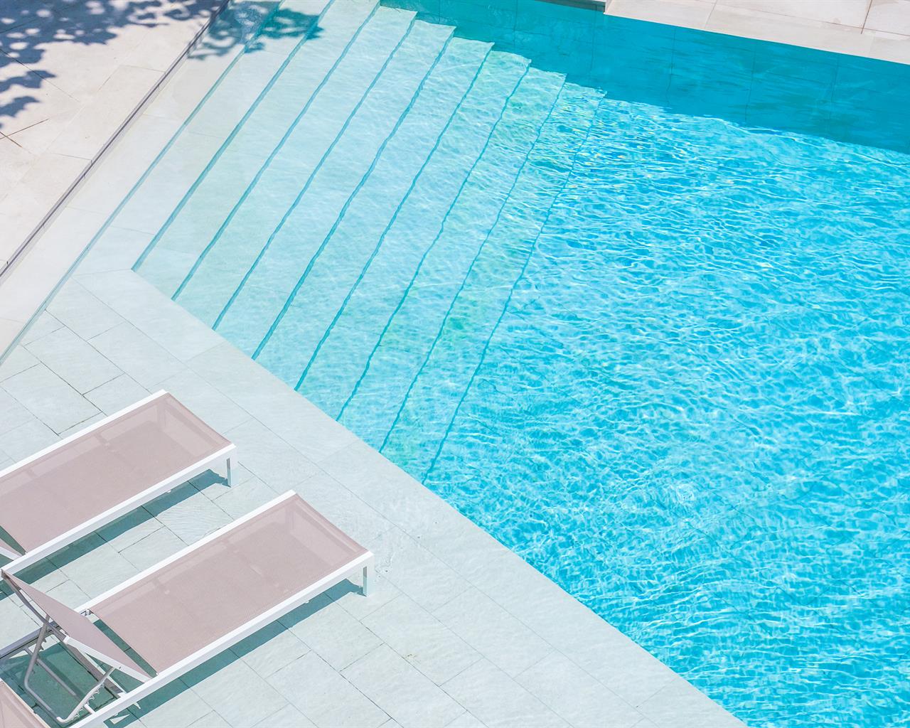 Ibis Styles Golden Sands Roomer Hotel-Ulaz u bazen.jpg