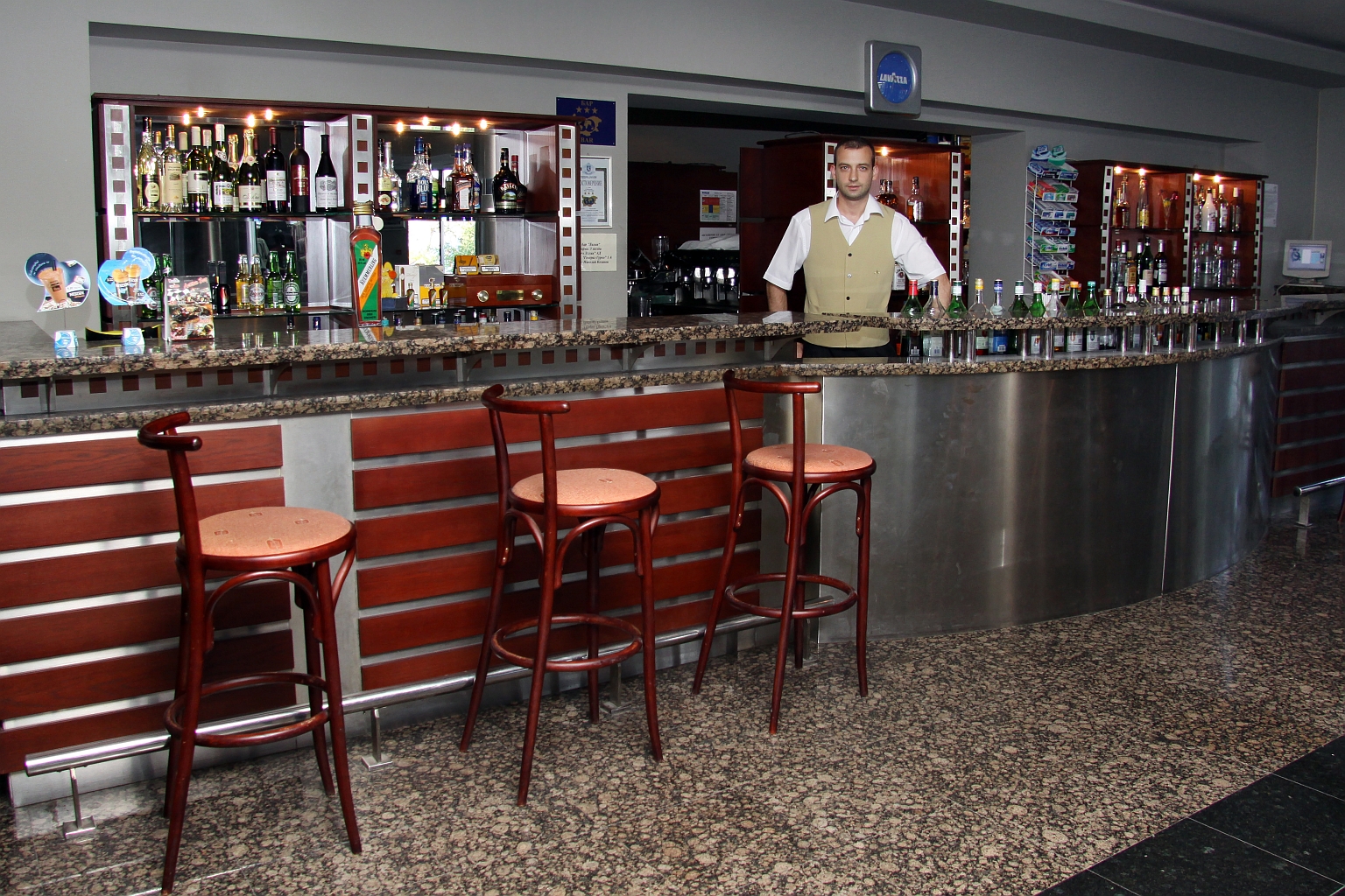 Lilia-Lobby bar.jpg