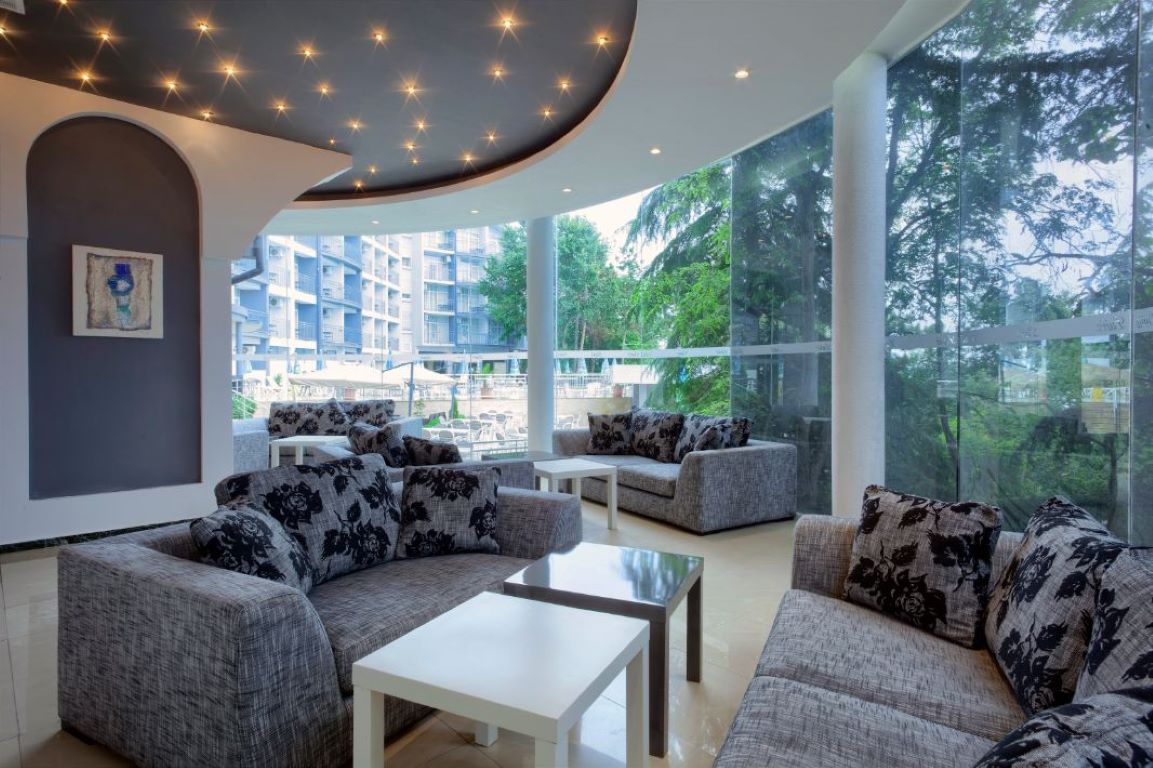 Luna Hotel-Lobby.jpg
