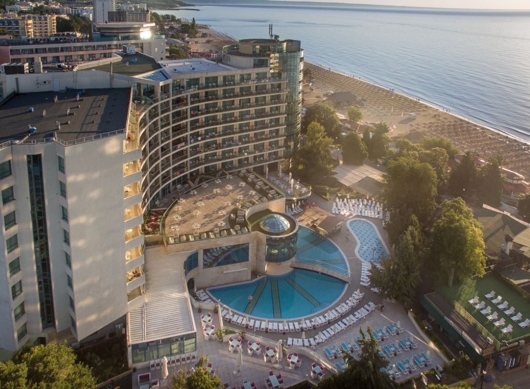 Hotel Marina Grand Beach-Plaza.jpg