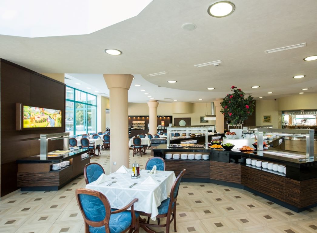 Hotel Marina Grand Beach-Restoran.jpg