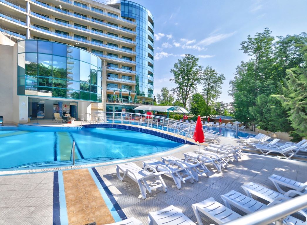 Marina Grand Beach Hotel-Bazen.jpg